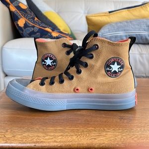 Color blocked fleece lined Converse Chuck Taylor All Stars unisex M6.5 / W8.5